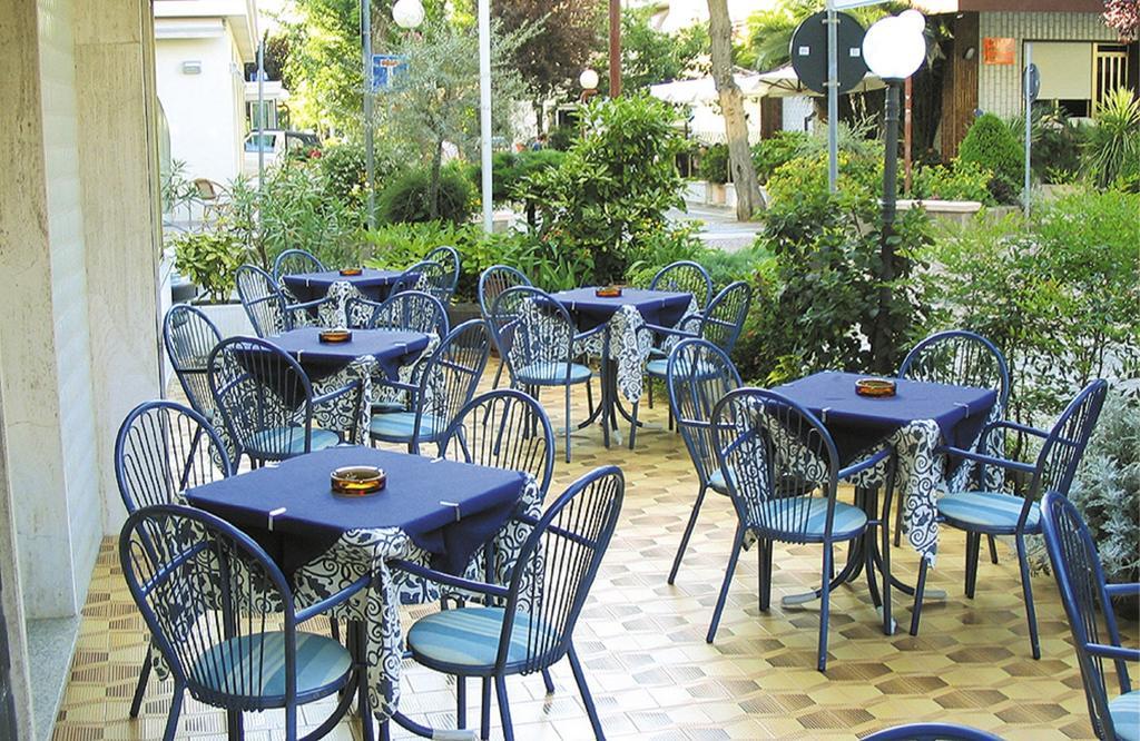מיסאנו אדריאטיקו Hotel Aquila D'Oro מראה חיצוני תמונה