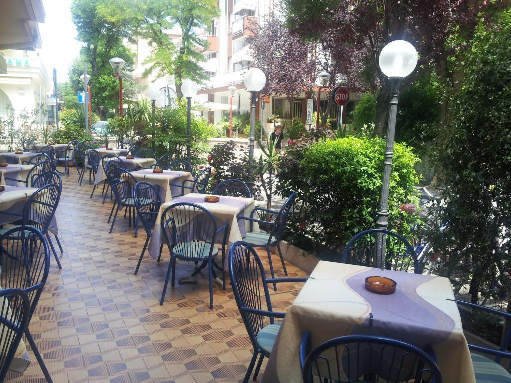 מיסאנו אדריאטיקו Hotel Aquila D'Oro מראה חיצוני תמונה